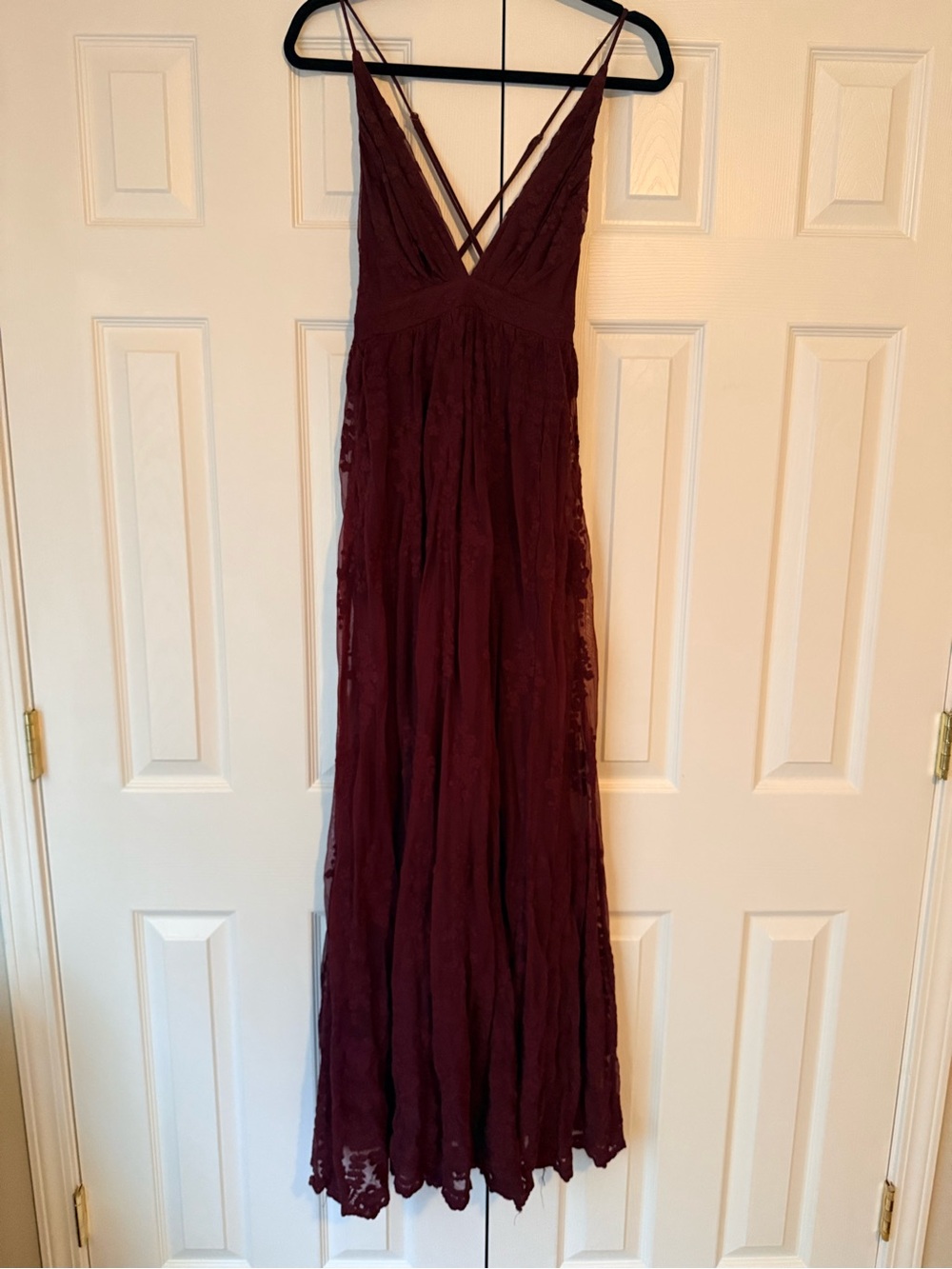 Wishlist Burgundy Lace V‑Neck Maxi Dress